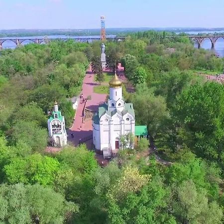 Апартаменты Лето С Ванной Джакузи Dnipro Luaran gambar