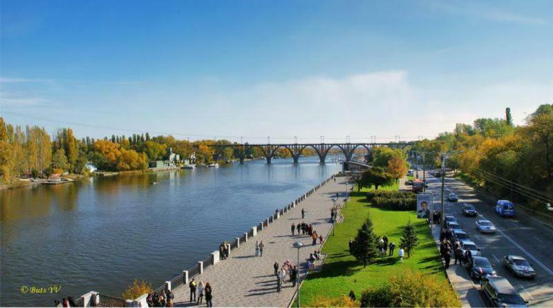 Апартаменты Лето С Ванной Джакузи Dnipro Luaran gambar